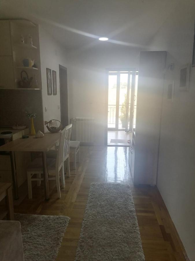 Apartmani Tarsko Sunce Kaludjerske Bare Exterior photo