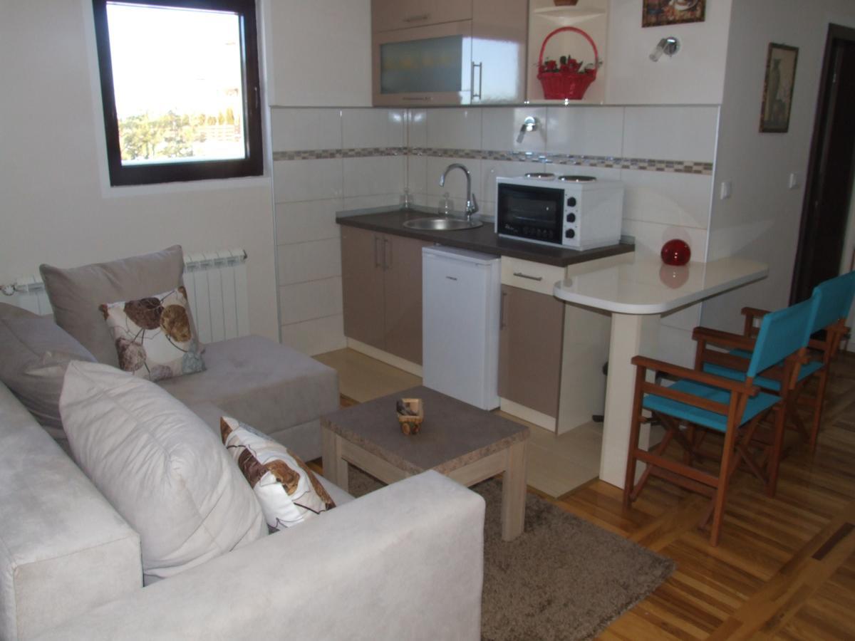 Apartmani Tarsko Sunce Kaludjerske Bare Exterior photo